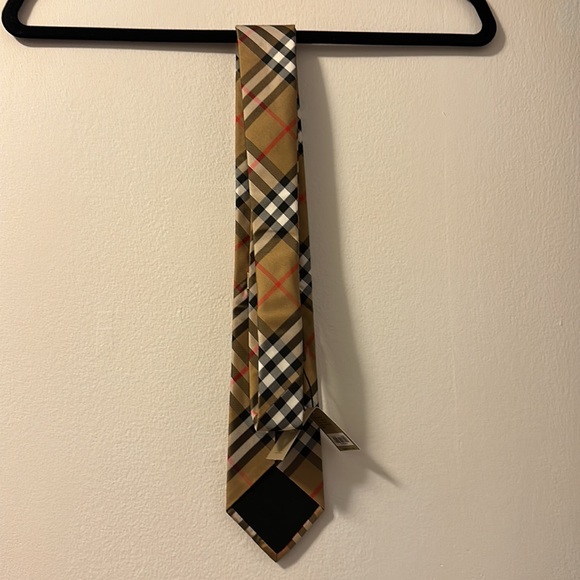 NWT Burberry classic check tie - Picture 3 of 5